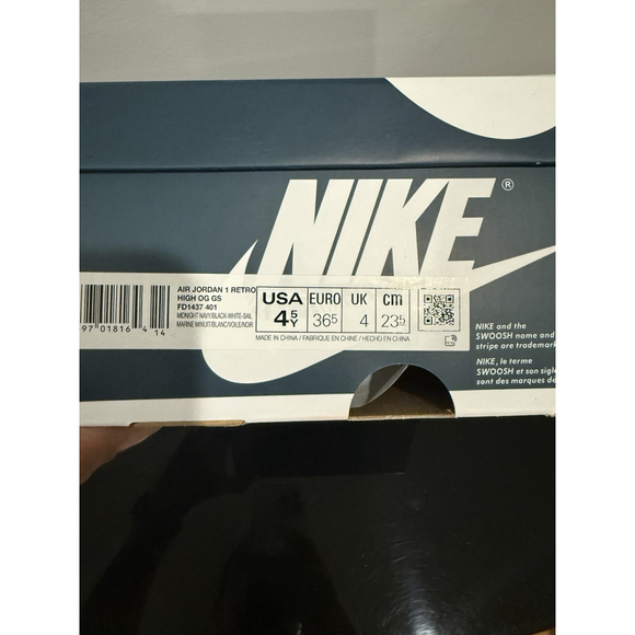 Nike Air Jordan 1 High OG Midnight Navy DZ5485-401 Size 4.5Y New - Picture 6 of 6